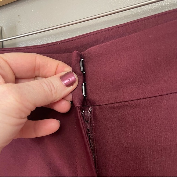 Ann Taylor Petite womens 4 Straight Leg Pants Curvy burgundy - Picture 3 of 10